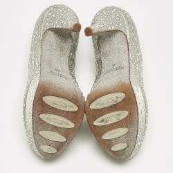 مملوكة مسبقًا Loriblu Silver Satin Crystal Embellish Peep Toe Pumps Size 35