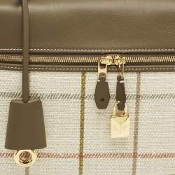 مملوكة مسبقًا حقيبة كتف لورو بيانا تارتان/الكبر المالح/ذهبي شمسي كتان وجلد بحجم كبير L27