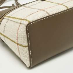 مملوكة مسبقًا حقيبة كتف لورو بيانا تارتان/الكبر المالح/ذهبي شمسي كتان وجلد بحجم كبير L27