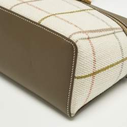 مملوكة مسبقًا حقيبة كتف لورو بيانا تارتان/الكبر المالح/ذهبي شمسي كتان وجلد بحجم كبير L27