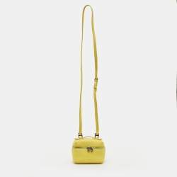 مملوكة مسبقًا حقيبة صغيرة لورو بيانا L11.5 جلد أصفر بجيب إضافي