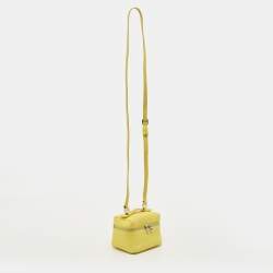 مملوكة مسبقًا حقيبة صغيرة لورو بيانا L11.5 جلد أصفر بجيب إضافي