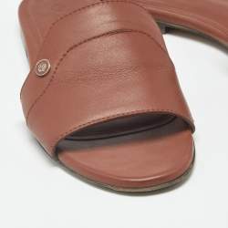 مملوكة مسبقًا Loro Piana Summer Charms Size 38 Brown Leather Flat Slides 