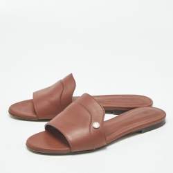 مملوكة مسبقًا Loro Piana Summer Charms Size 38 Brown Leather Flat Slides 