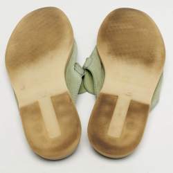 مملوكة مسبقًا حذاء سلايد لورو بيانا بابوش سويدي أخضر مزين دلايات مقاس 37