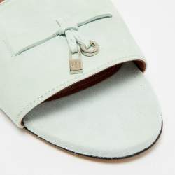 مملوكة مسبقًا صندل فلات سويدي أزرق لورو بيانا مزين دلايات مقاس 38