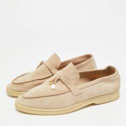 Pre Owned حذاء لوفرز لورو بيانا سويمر شارمز ووك سويدي بيج مقاس 40