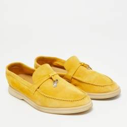 مملوكة مسبقًا Loro Piana Summer Walk Size 37 Yellow Suede Loafers