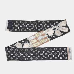 مملوكة مسبقًا وشاح بندو حرير لوي فيتون أسود تاج مي