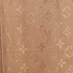 مملوكة مسبقًا Louis Vuitton Cappuccino Silk Classic Monogram Shawl