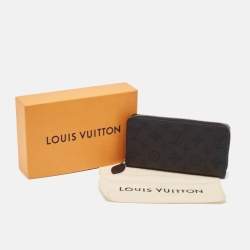 Louis Vuitton Noir Monogram Mahina Leather Zippy Wallet