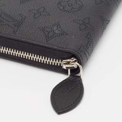 Louis Vuitton Noir Monogram Mahina Leather Zippy Wallet