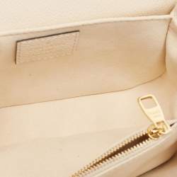 مملوكة مسبقًا Louis Vuitton Creme Monogram Empreinte Leather Pochette Metis East West Bag