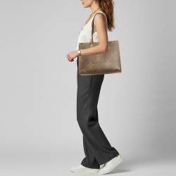 Pre Owned Louis Vuitton Onthego MM Monogram Giant Reverse Canvas Tote