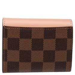 مملوكة مسبقًا Louis Vuitton Rose Ballerine Leather and Damier Ebene Canvas Zoe Wallet