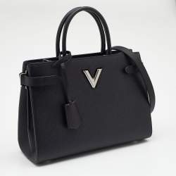 مملوكة مسبقًا Louis Vuitton Black Epi Leather Twist Tote Bag