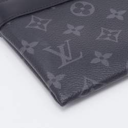 مملوكة مسبقًا Louis Vuitton Monogram Eclipse Canvas Discovery PM Pochette