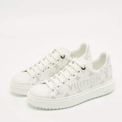 مملوكة مسبقًا حذاء رياضي لوي فيتون جلد أبيض/فضي برباط مقاس 38.5