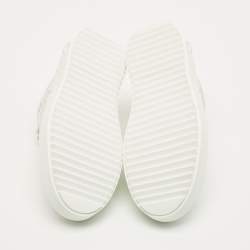 مملوكة مسبقًا حذاء رياضي لوي فيتون جلد أبيض/فضي برباط مقاس 38.5