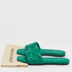 مملوكة مسبقًا صندل سلايد مسطح لوي فيتون نقش حرفي وردي غامق جلد مقاس 40