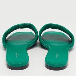 مملوكة مسبقًا صندل سلايد مسطح لوي فيتون نقش حرفي وردي غامق جلد مقاس 40