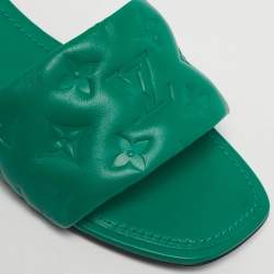 مملوكة مسبقًا صندل سلايد مسطح لوي فيتون نقش حرفي وردي غامق جلد مقاس 40