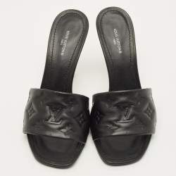 مملوكة مسبقًا صندل سلايد لوي فيتون جلد أسود بنقش مونوغرام مقاس 37