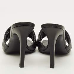 مملوكة مسبقًا صندل سلايد لوي فيتون جلد أسود بنقش مونوغرام مقاس 37