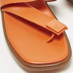 Pre Owned صندل فلات لوي فيتون جلد برتقالي بمشابك مقاس 40.5