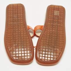 Pre Owned صندل فلات لوي فيتون جلد برتقالي بمشابك مقاس 40.5