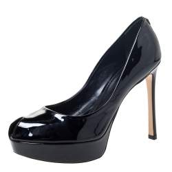 مملوكة مسبقًا حذاء كعب عالي لوي فيتون بمقدمة مفتوحة ومزين بشعار الماركة أل ڨي و بنعل سميك جلد لامع أسود مقاس 37.5