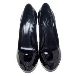 مملوكة مسبقًا حذاء كعب عالي لوي فيتون بمقدمة مفتوحة ومزين بشعار الماركة أل ڨي و بنعل سميك جلد لامع أسود مقاس 37.5