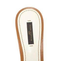 مملوكة مسبقًا Louis Vuitton Vintage White Leather Buckle Detail Open Toe Sandals Size 38.5