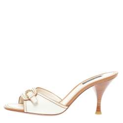 مملوكة مسبقًا Louis Vuitton Vintage White Leather Buckle Detail Open Toe Sandals Size 38.5