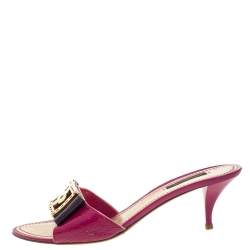 Pre Owned Louis Vuitton Pink Textured Patent Leather Flower Detail Open Toe Sandals Size 39