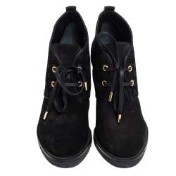 مملوكة مسبقًا Louis Vuitton Black Monogram Suede Wedge Ankle Boots Size 36.5