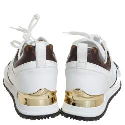 مملوكة مسبقًا Louis Vuitton White/Brown Mesh And Monogram Canvas Run Away Sneakers Size 35