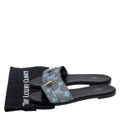 مملوكة مسبقًا Louis Vuitton Blue LV Pop Monogram Canvas Lock It Flat Slide Sandals Size 41