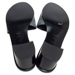 مملوكة مسبقًا Louis Vuitton Blue LV Pop Monogram Canvas Lock It Slide Sandals Size 41