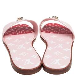 مملوكة مسبقًا Louis Vuitton Pink Reverse Monogram Canvas Lock It Flat Slide Sandals Size 40