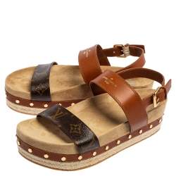 مملوكة مسبقًا صندل لوي فيتون تايملابس جلد وكانفس مونوغرامي مقاس 41