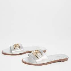 مملوكة مسبقًا صندل فلات لوي فيتون لوك إت جلد فضي مقاس 38.5