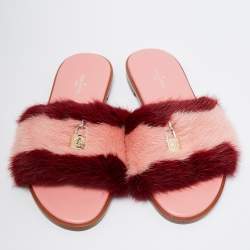 مملوكة مسبقًا Louis Vuitton Pink/Red Mink Fur Lock It Flat Slide Sandals Size 37.5