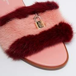 مملوكة مسبقًا Louis Vuitton Pink/Red Mink Fur Lock It Flat Slide Sandals Size 37.5