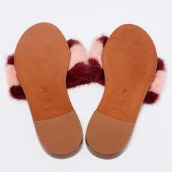 مملوكة مسبقًا Louis Vuitton Pink/Red Mink Fur Lock It Flat Slide Sandals Size 37.5