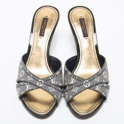 Pre Owned Louis Vuitton Blue/Grey  Monogram Denim Slides Size 37.5