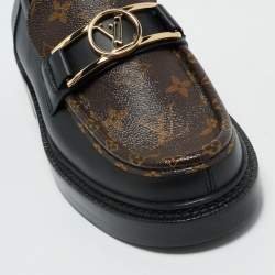 Pre Owned حذاء لوفرز لوي فيتون أكادمي جلد وكانفاس أسود مونوغرامي مقاس 39