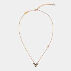 Pre Owned قلادة لويس فيتون أي في أساسية مطلية بالذهب لون لاكيه