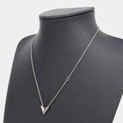 مملوكة مسبقًا Louis Vuitton Silver Essential V Supple Necklace