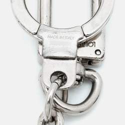 مملوكة مسبقًا سلسلة مفاتيح لوي فيتون بشعار فضي اللون